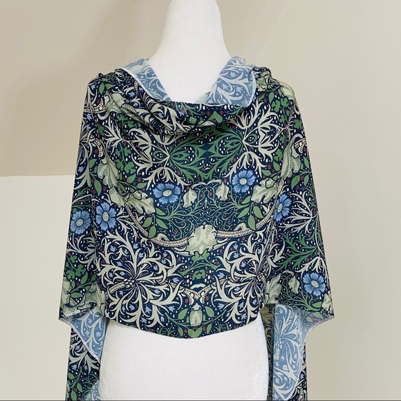 NEW without TAGS Elegant Wrap w Floral Print - Picture 1 of 6